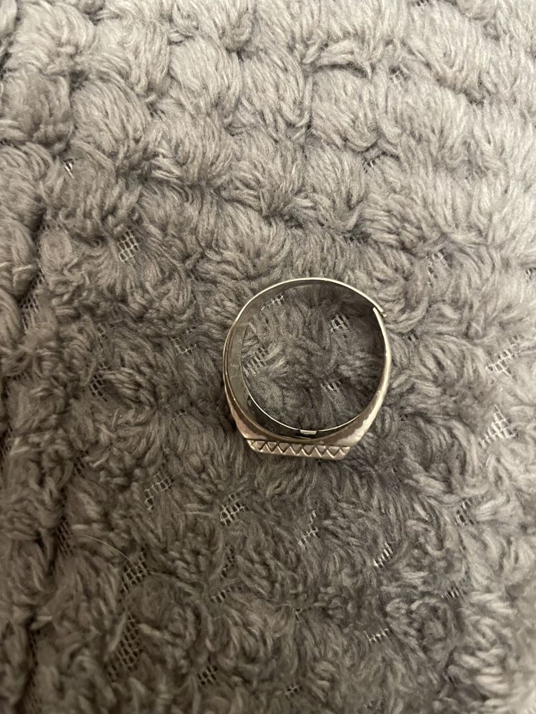 Продам срібний перстень
