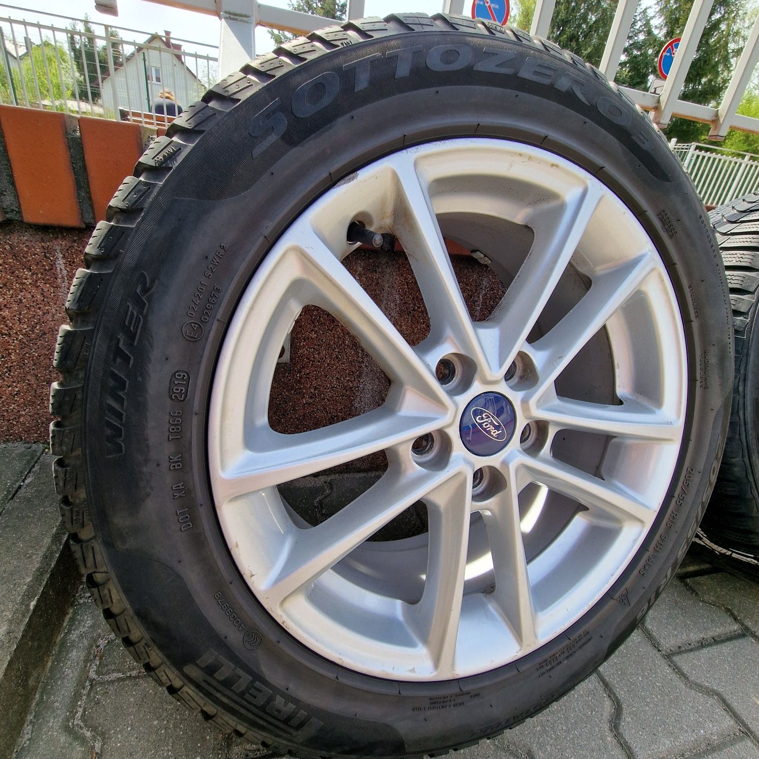 Komplet kól. Oryginalne felgi ford 5x108