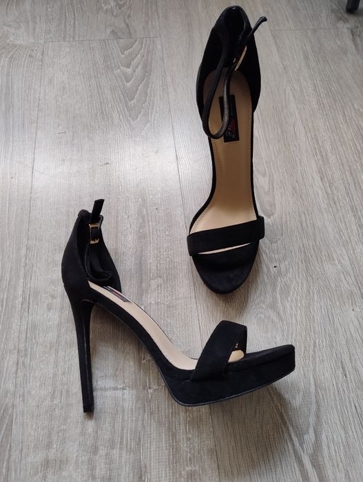 Sandały na wysokiej szpilce