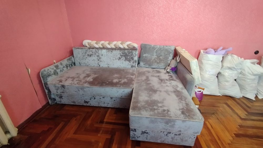 Диван угловой в хорошем состоянии