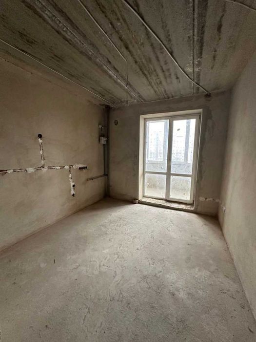 Центр! Здана квартира, 74.5 м2 на 7 поверсі , сирець.