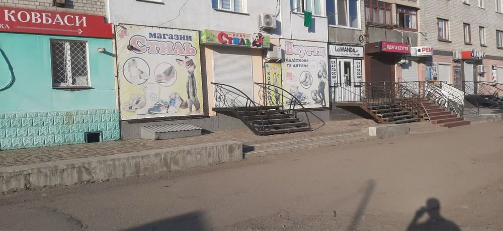 Продається магазин діючий бізнес в центрі базару