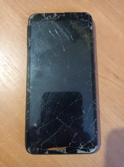 Телефон Xiaomi Redmi 6a