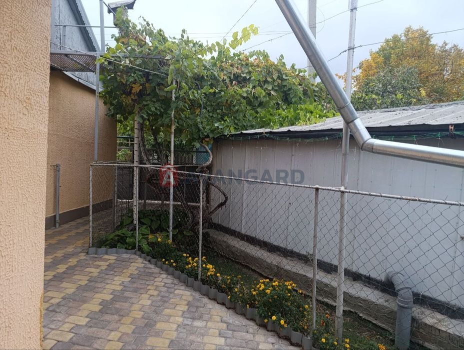 Продам частину будинку в центрі Бородинського (поряд із Сільпо)