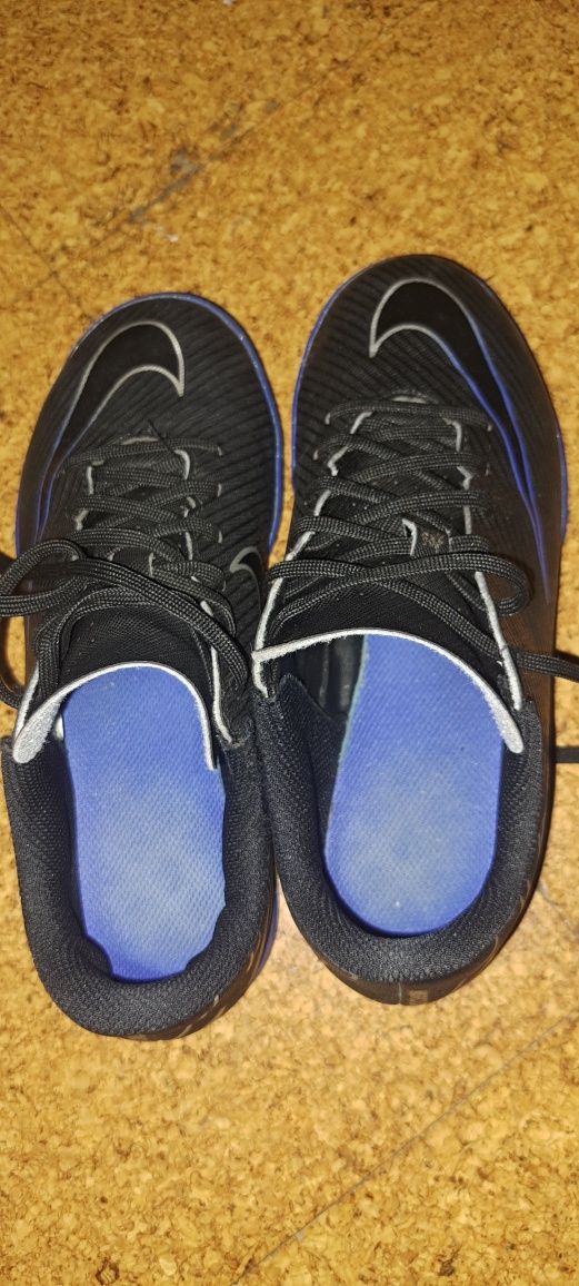 Chuteiras Nike em bom Estado