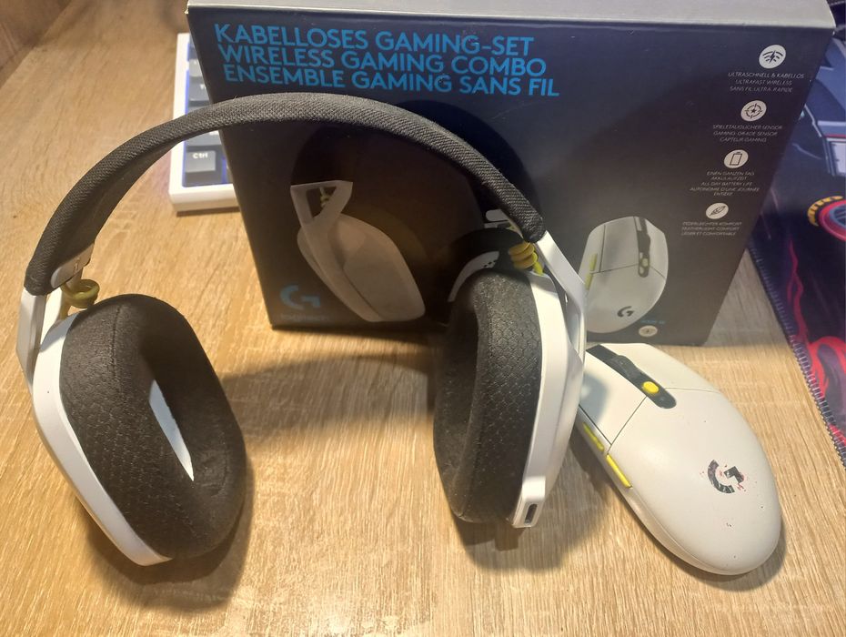 Набір: Logitech G435SE + G305SE

Logitech G435SE - навушники
Logitech