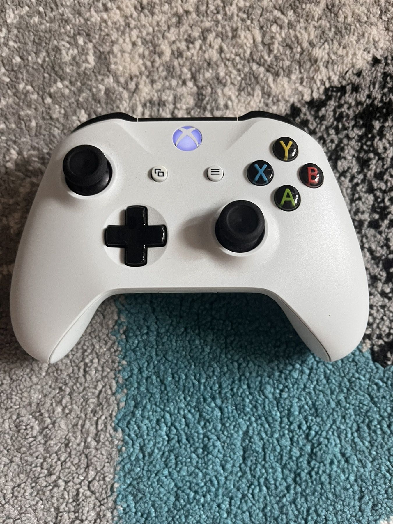 Xbox One S digital edition 1Tb комплект + бонус