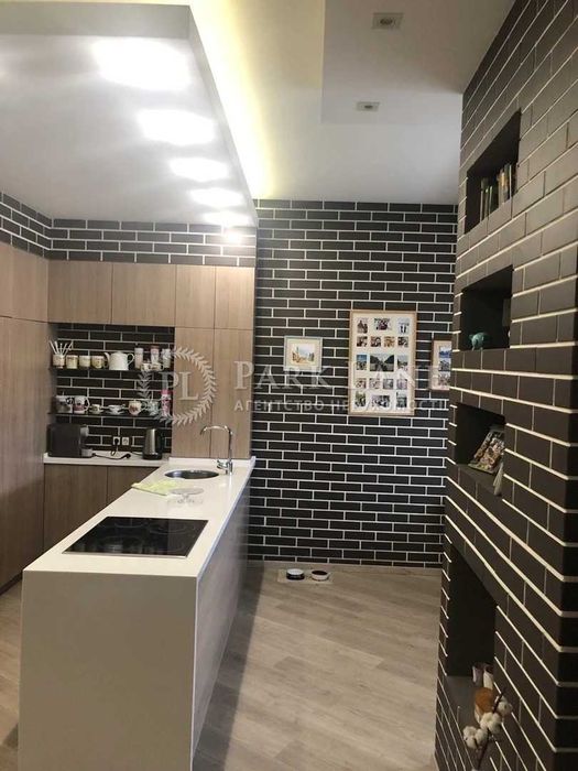Продам 1-кім.55М  біля метро вул. Червоноткацька,43 Вінстона Черчиля