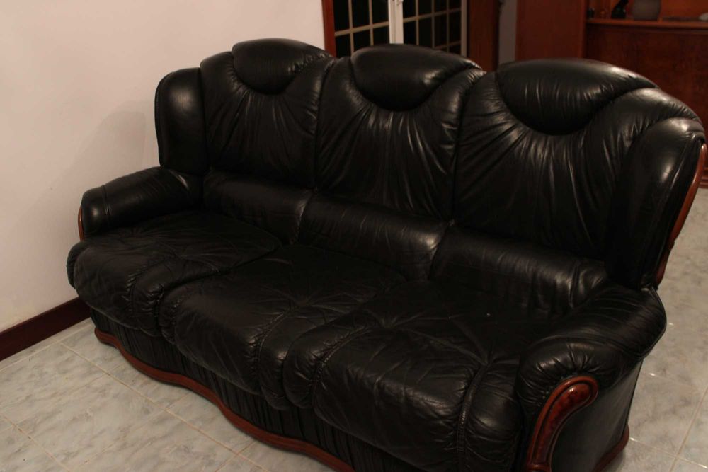 Sofá de cabedal em boas condições