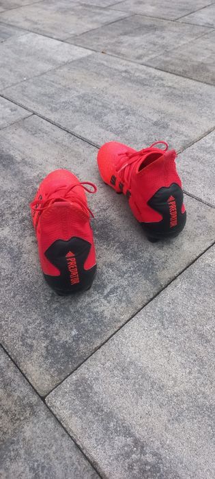 Buty piłkarskie korki ADIDAS Predator 42