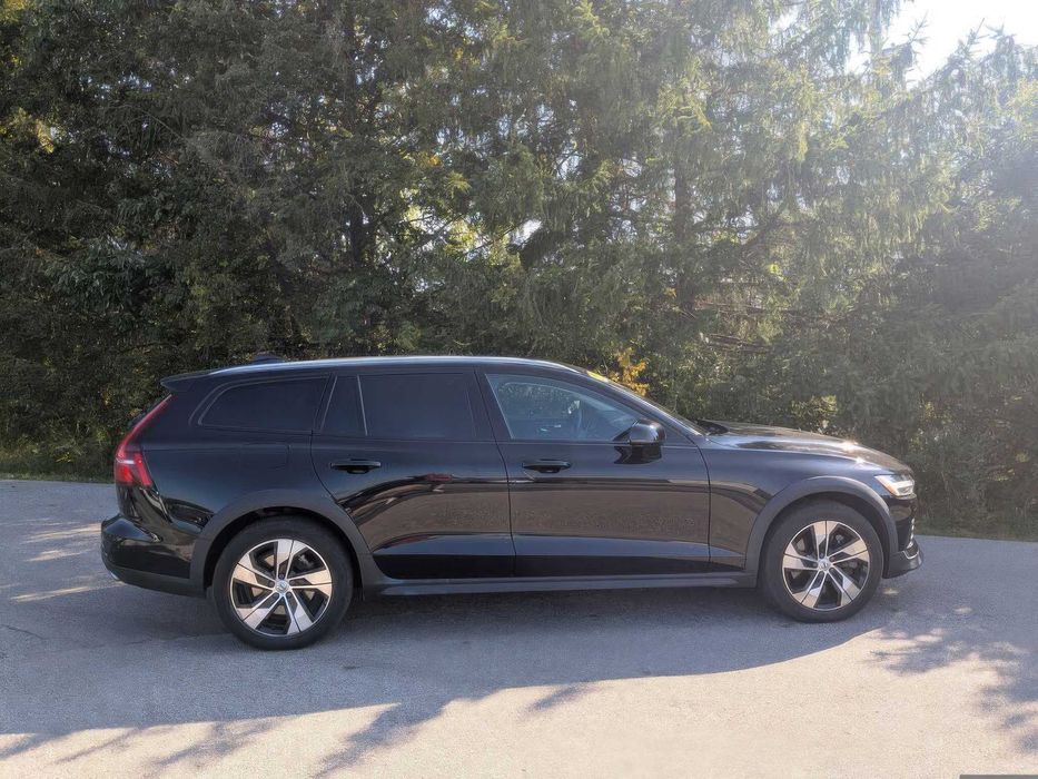 Volvo V60 Cross Country T5      2020