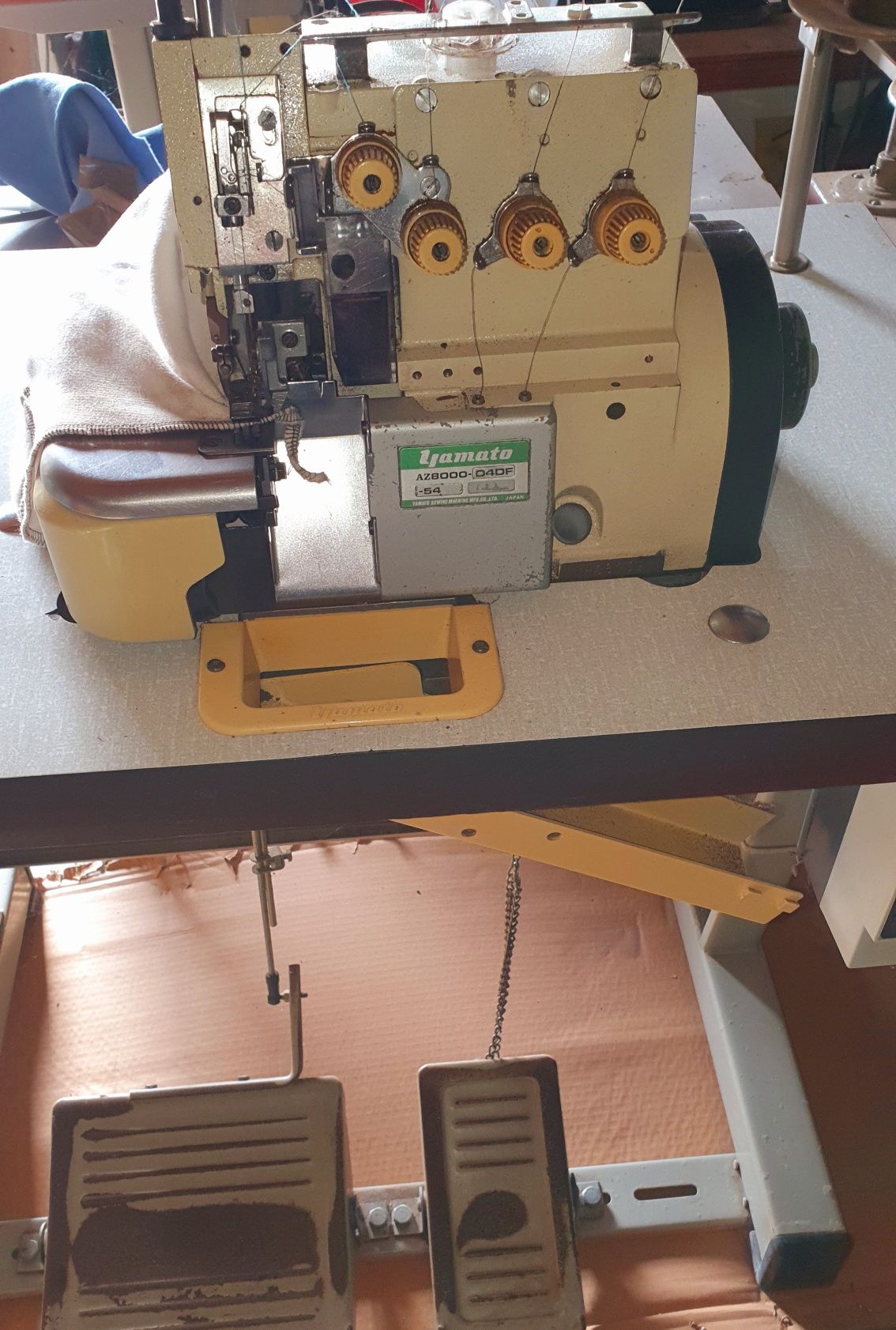 Vendo corte e cose yamato de 2 agulhas