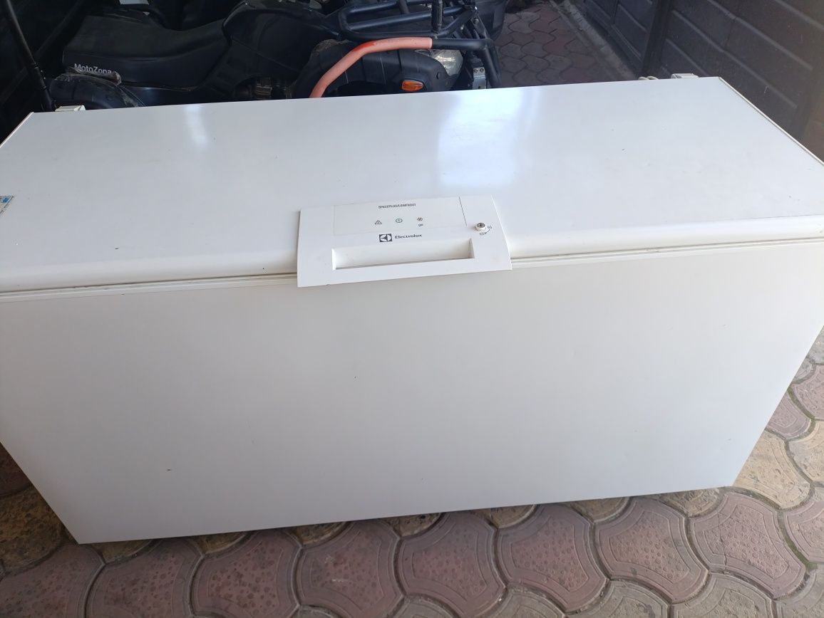 Продам морозильную камеру Electrolux
