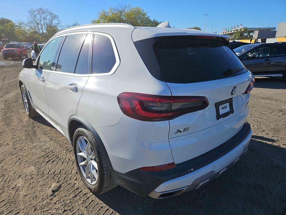 В дорозі BMW X5 01/2020 США