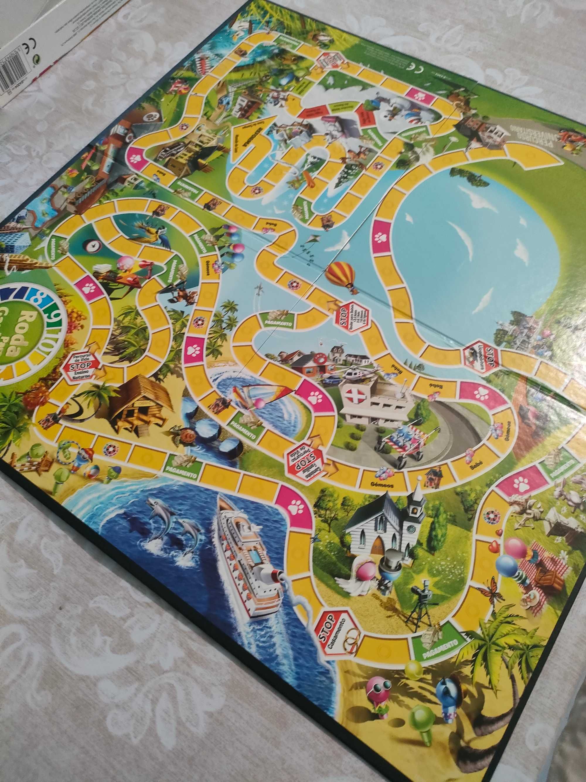 Jogo de tabuleiro. O Jogo da Vida.