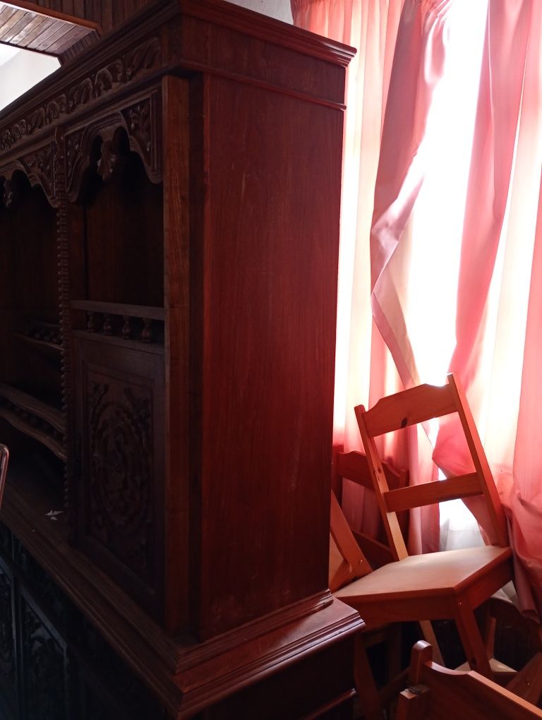 Estante de sala.