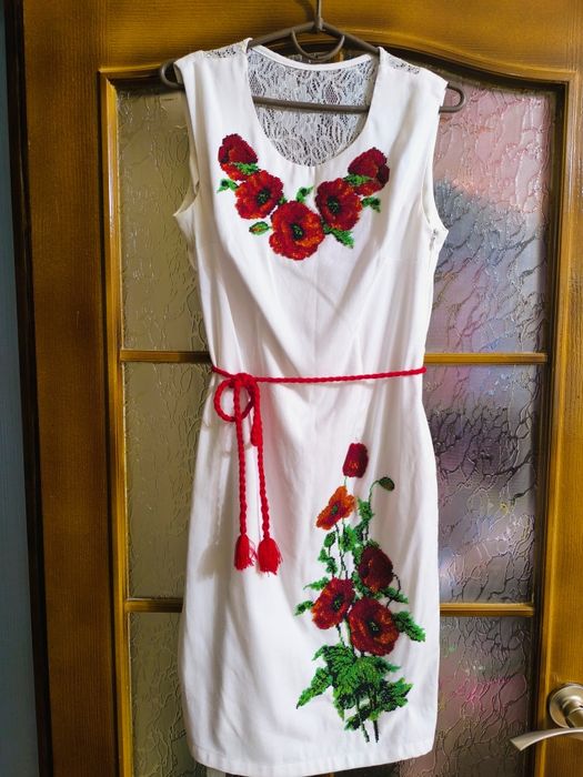 Плаття вишите бісером
