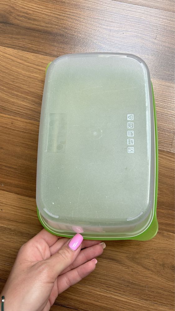 Pojemnik plastikowy na żywność