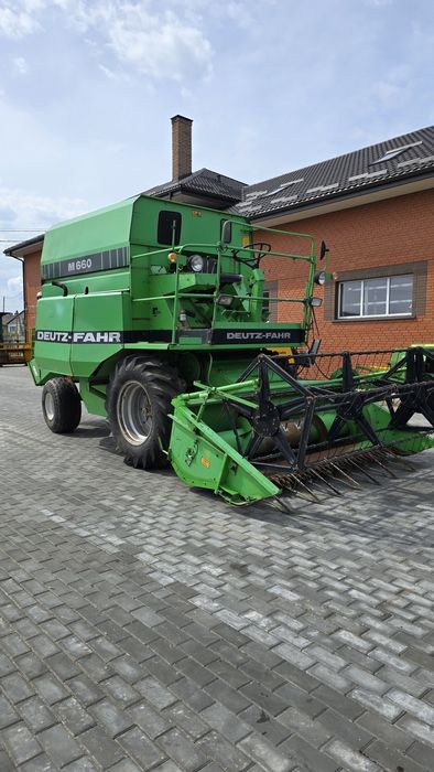 Комбайн зернозбиральний дойц м660