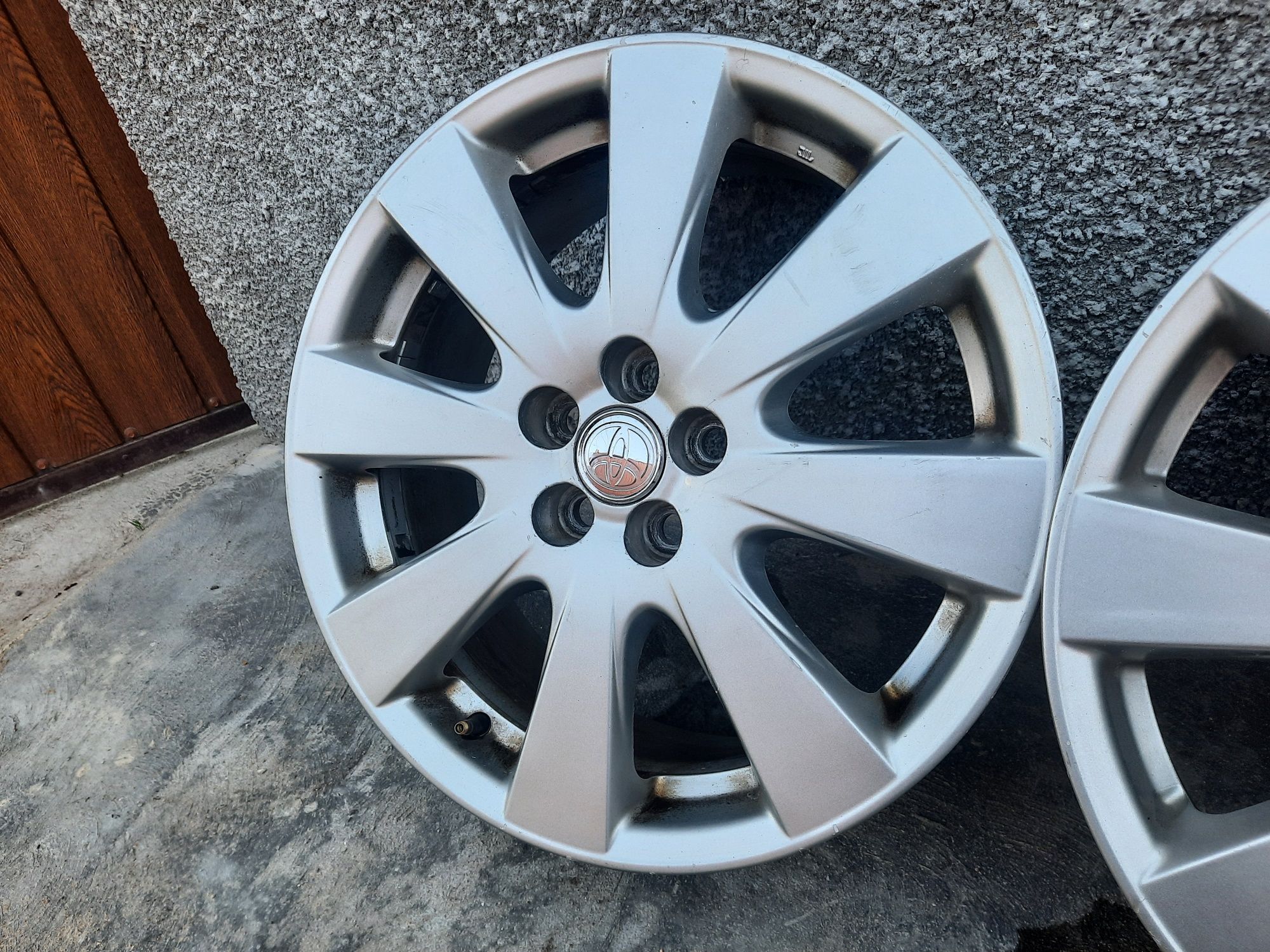 Диски toyota avensis  corolla  versa  R 17 5×100