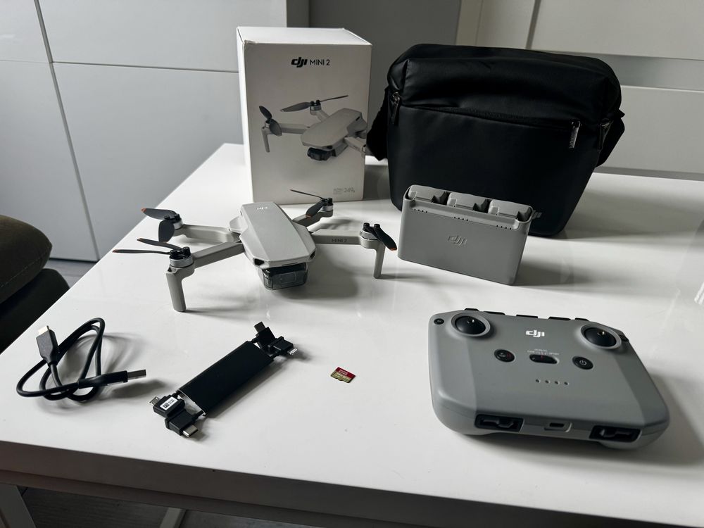 Dron DJI Mini2 fly more combo 4 baterie
