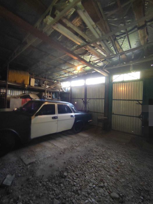 продам здание в центре Чугуева с 2 этажным жилым домом