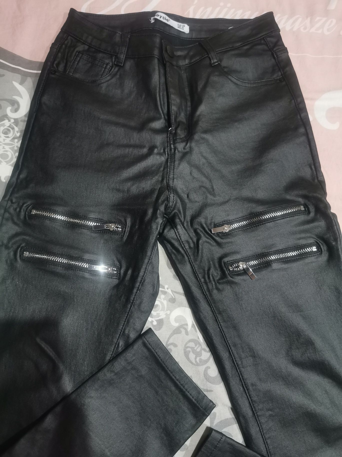 Spodnie woskowane roz 38