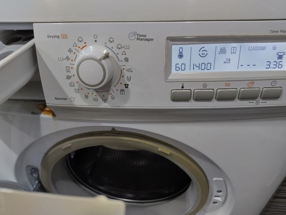 Electrolux wash and dry EWW14791W