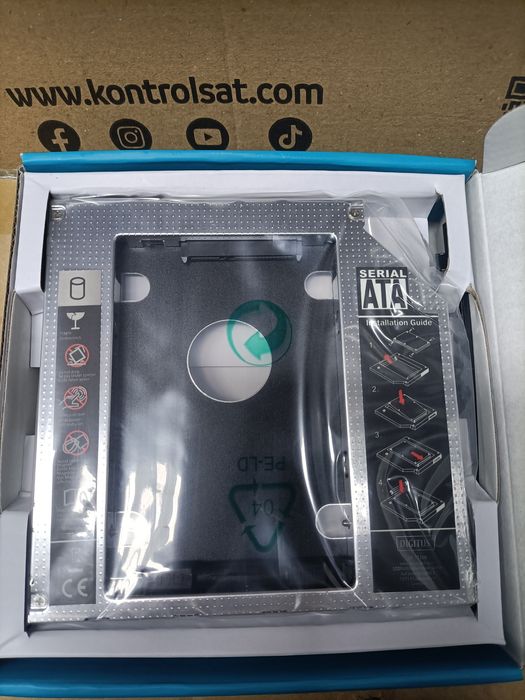 Adaptador de drive de DVD para disco SSD portátil.