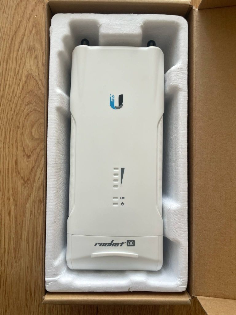 AccesPoint UBNT Nieużywany Access Point Ubiquiti Rocket AC PTP PTP
Nie