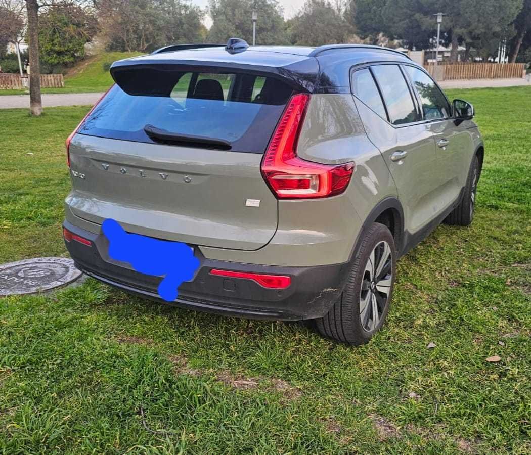 Vende-se Volvo XC40 Recharge Twin Ultimate, de 2023