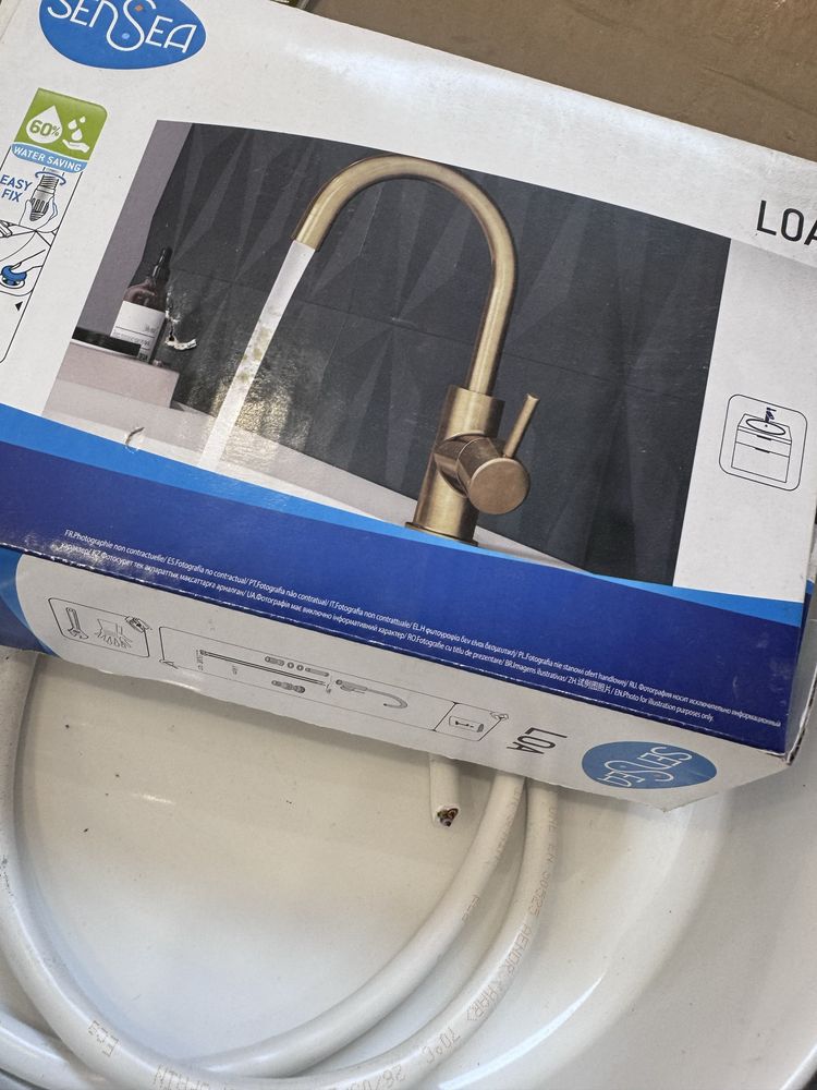 Conjunto lavatorio de pousar branco  + torneira dourada novos