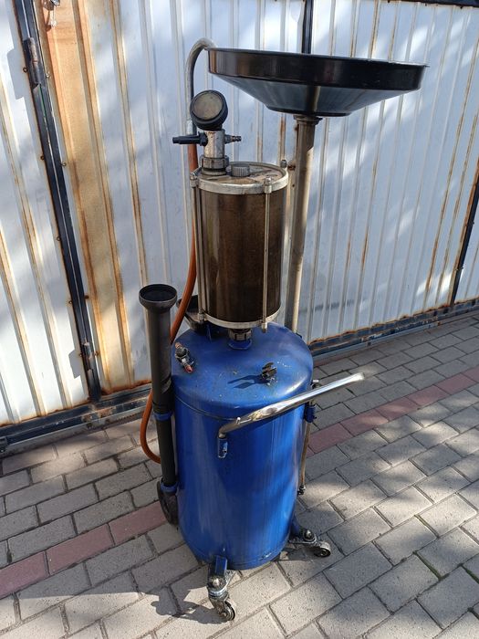 Вакуумна установка для зливу і заміни масламасла