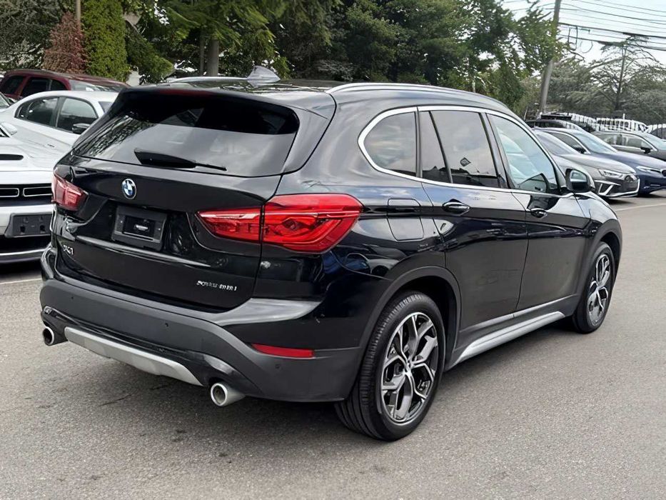 BMW X1      2021