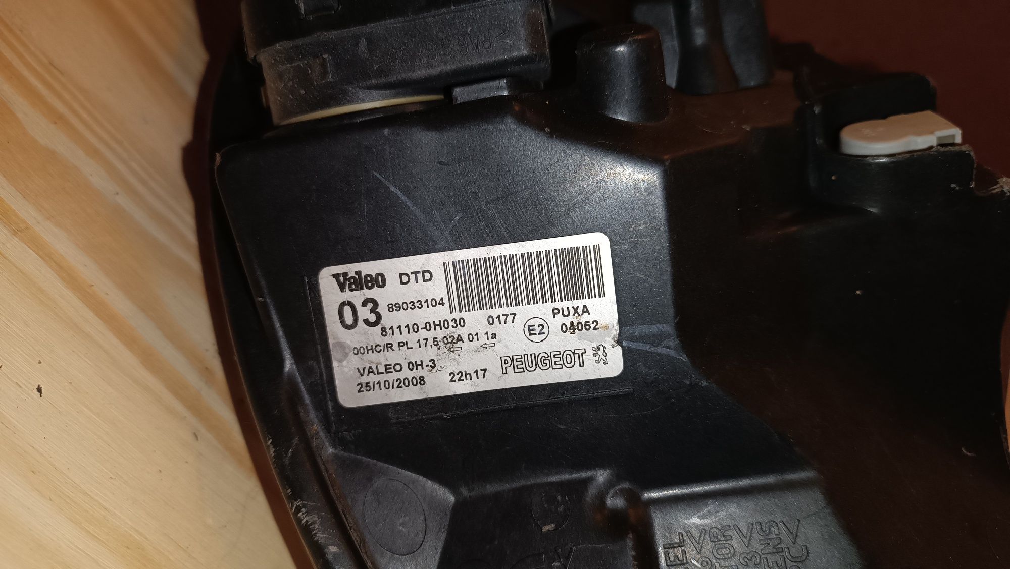 Vendo farol direito de Peugeot 107 ano 2007/09