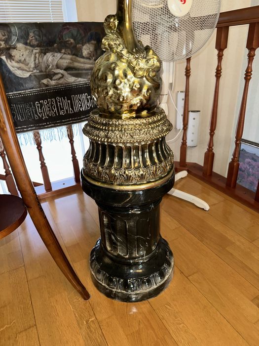 Статуя статуетка велика Ніка на колоні 185 см Статуэтка Ника колонне