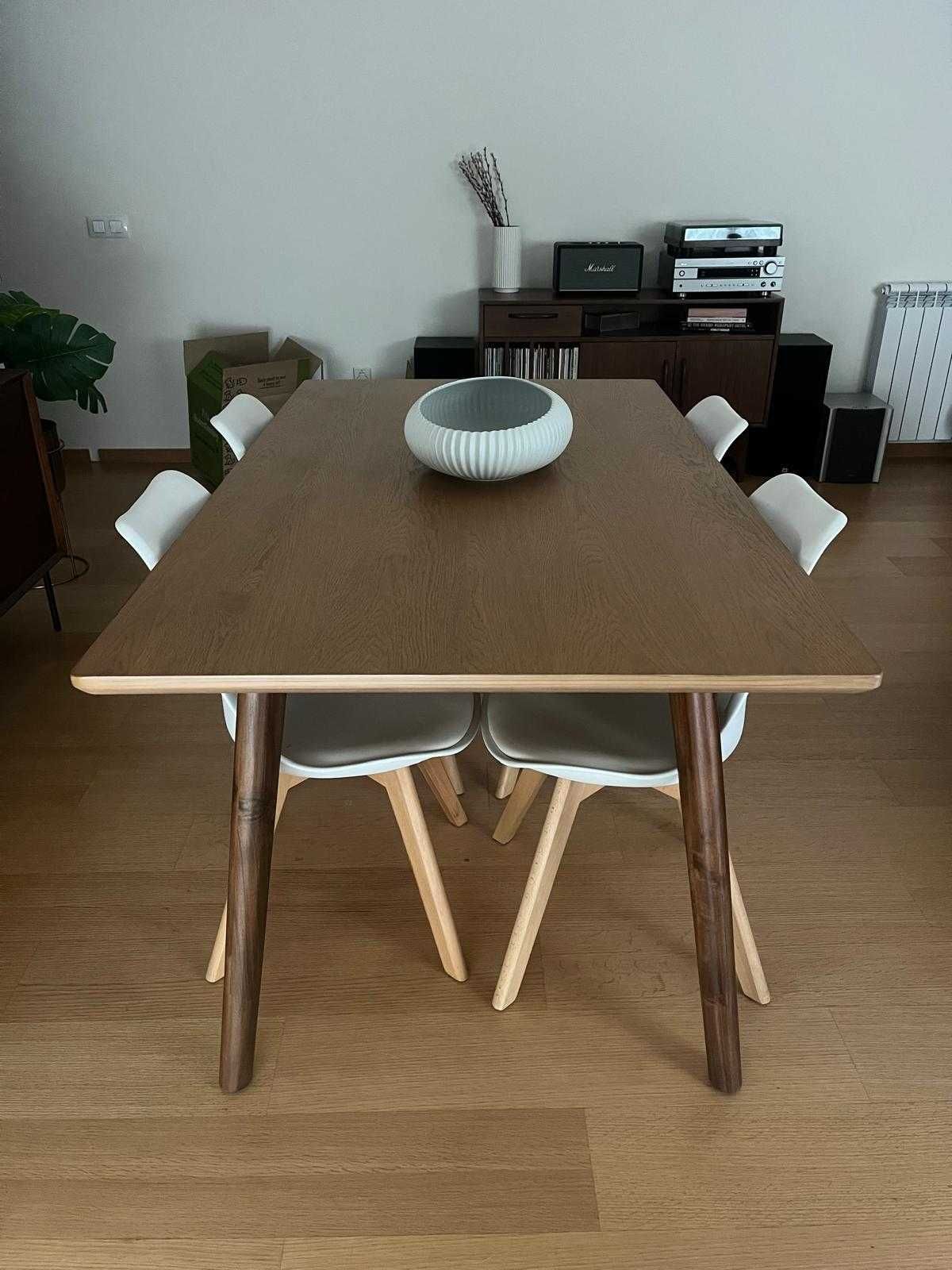 Mesa de jantar em excelente estado