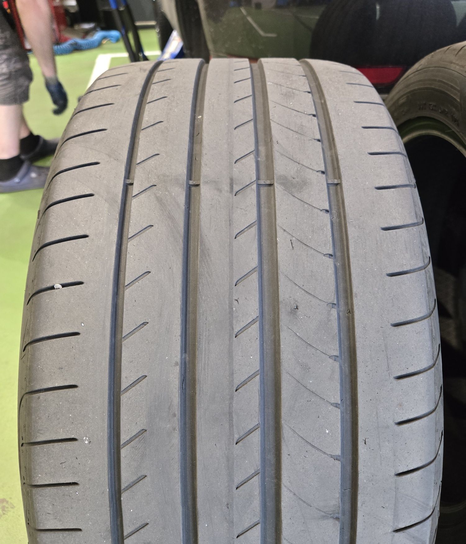 295/40 R20 265/45 R20 Goodyear Eagle F1