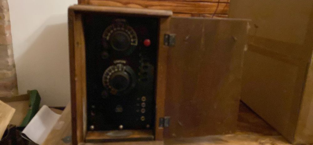 Przedwojenne radio Radiola HVL. Nie sansui Pioneer technics Onkyo nad