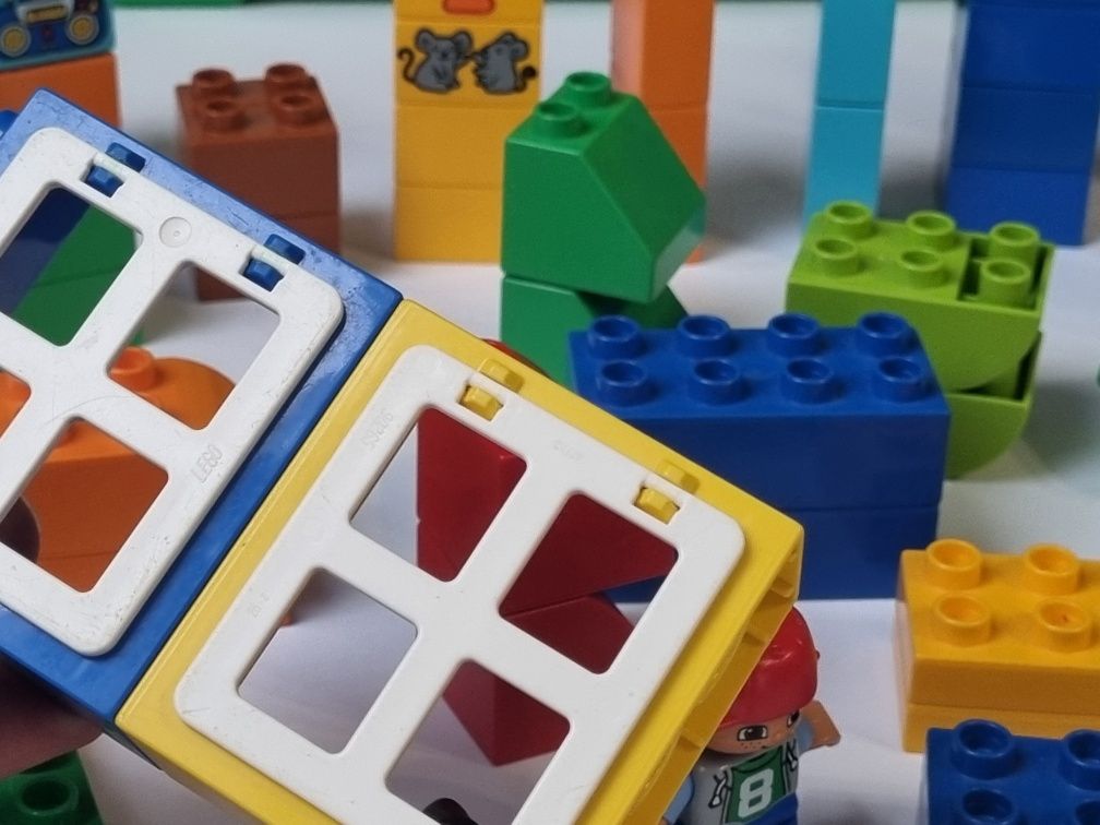Lego Duplo 10572 uniwersalny zestaw z pojemnikiem