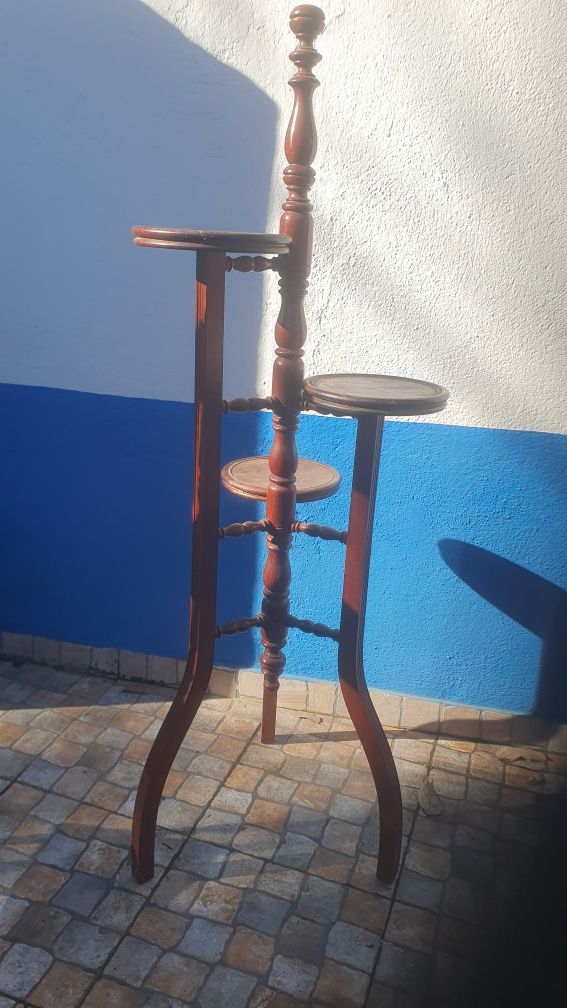 Floreira castanha