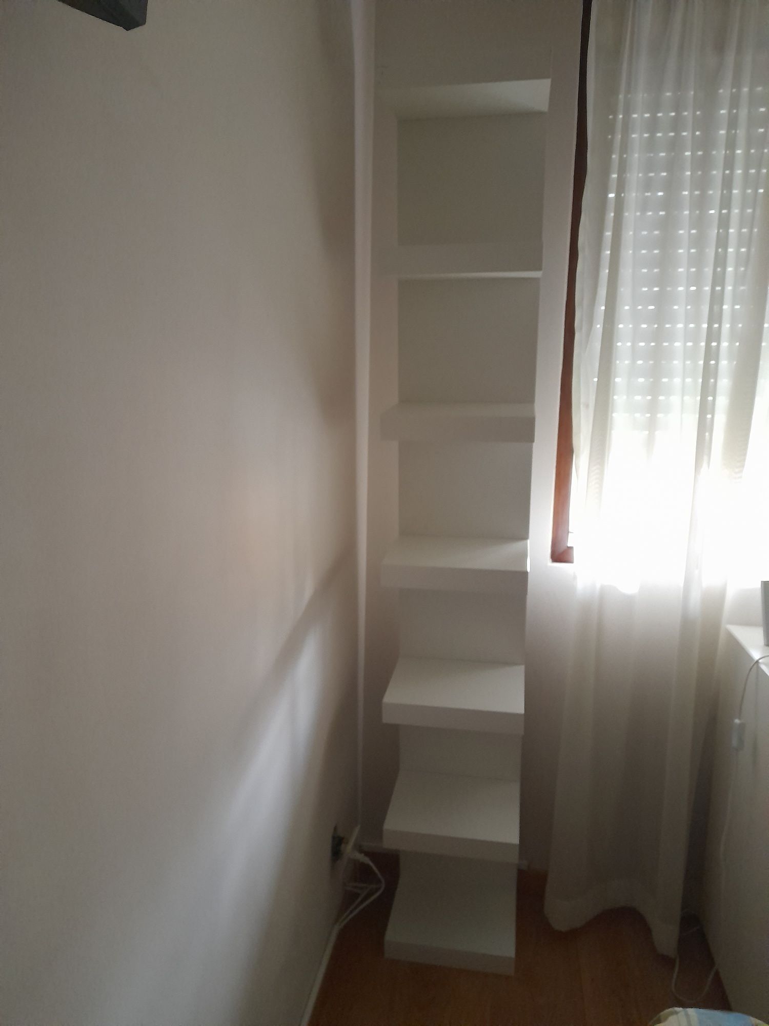 Prateleira lack Ikea.