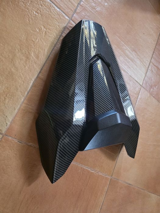 Tampa banco traseiro cb650r 2021