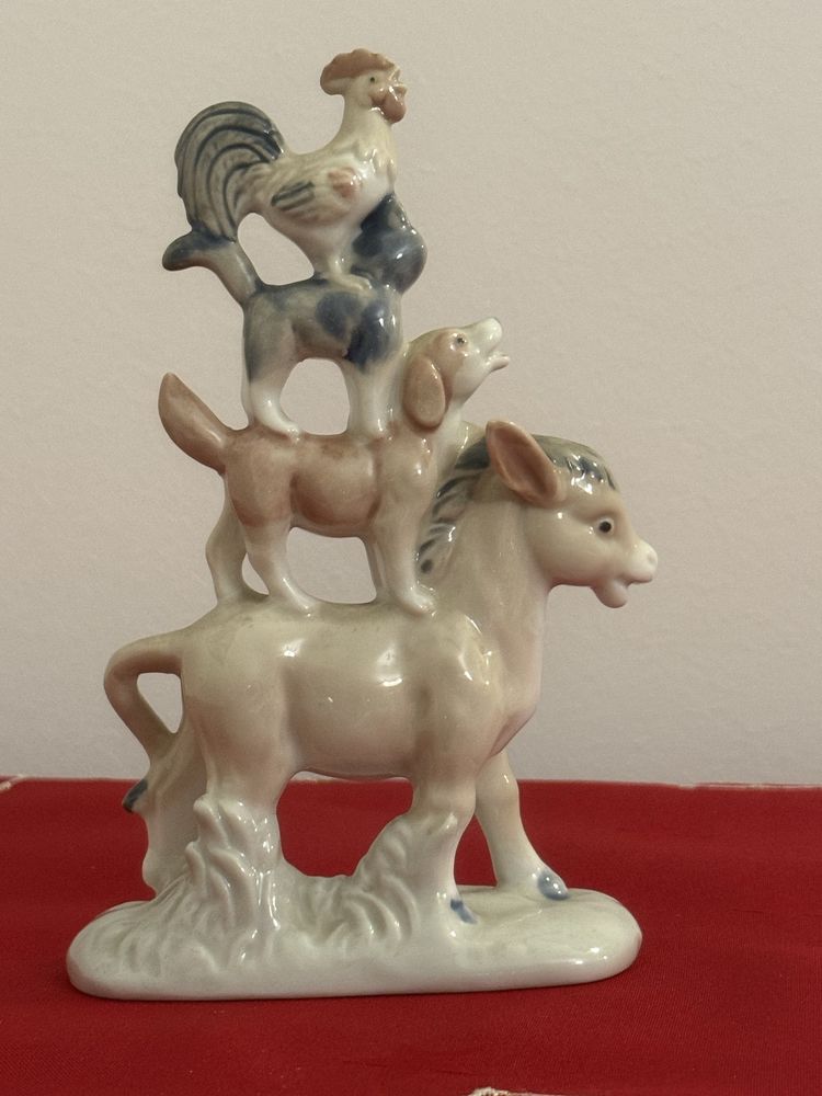 Porcelanowa figurka z osiołkiem psem kotem kogutem