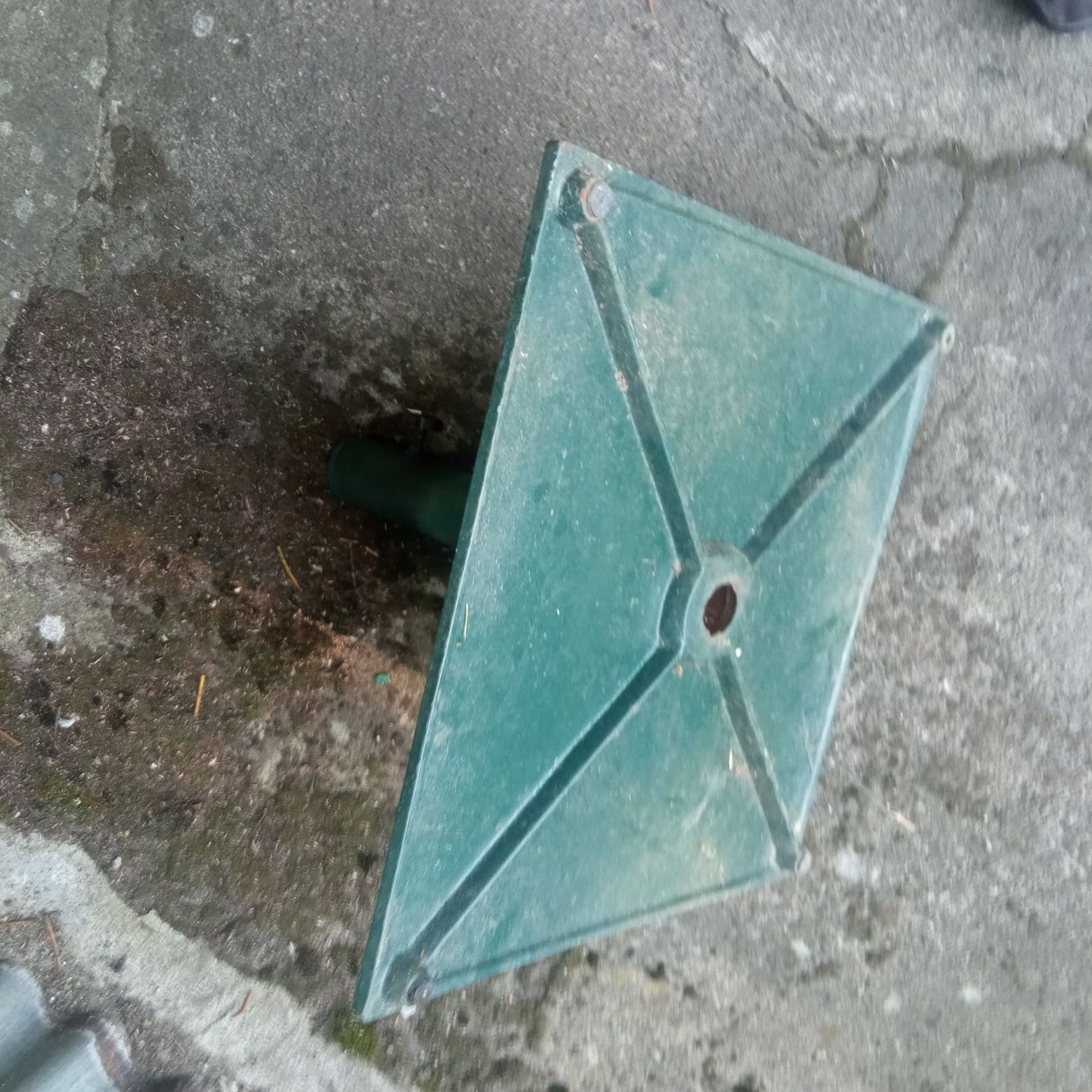 Podstawa pod parasol ,mocna ciężka ze stali