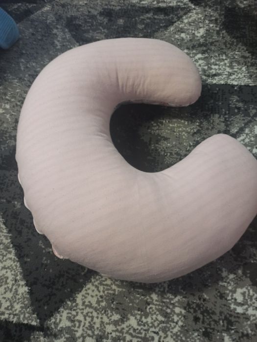 Poduszka rogal do karmienia XXL

Rogal do karmienia z poszewką