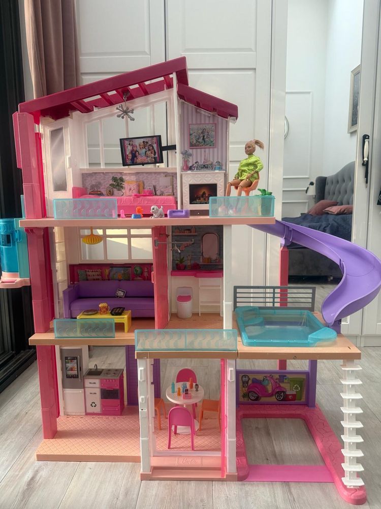 Domek Barbie z basenem, zjeżdżalnią i windą - bardzo dobry stan - Kiel