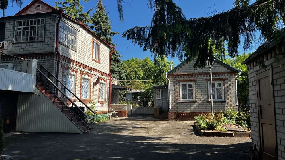 Продам 2этажный дом в Новой Водолаге в красивом месте