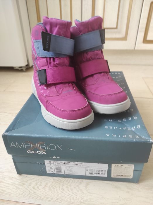 Продам ботинки geox 32