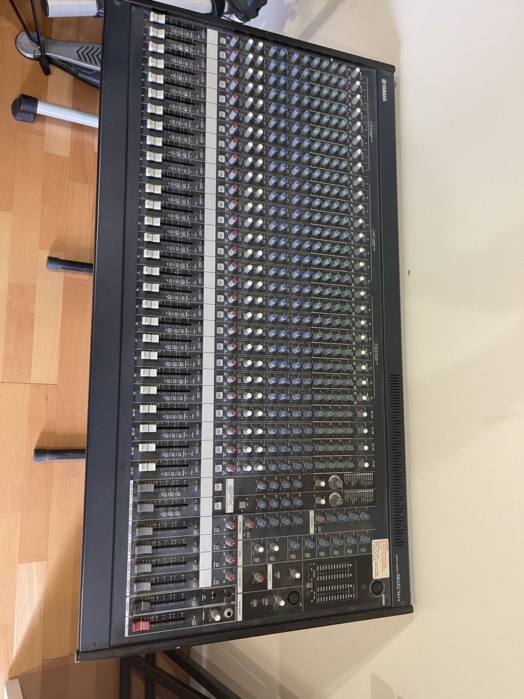 Mesa de som Yamaha MG32/14fx